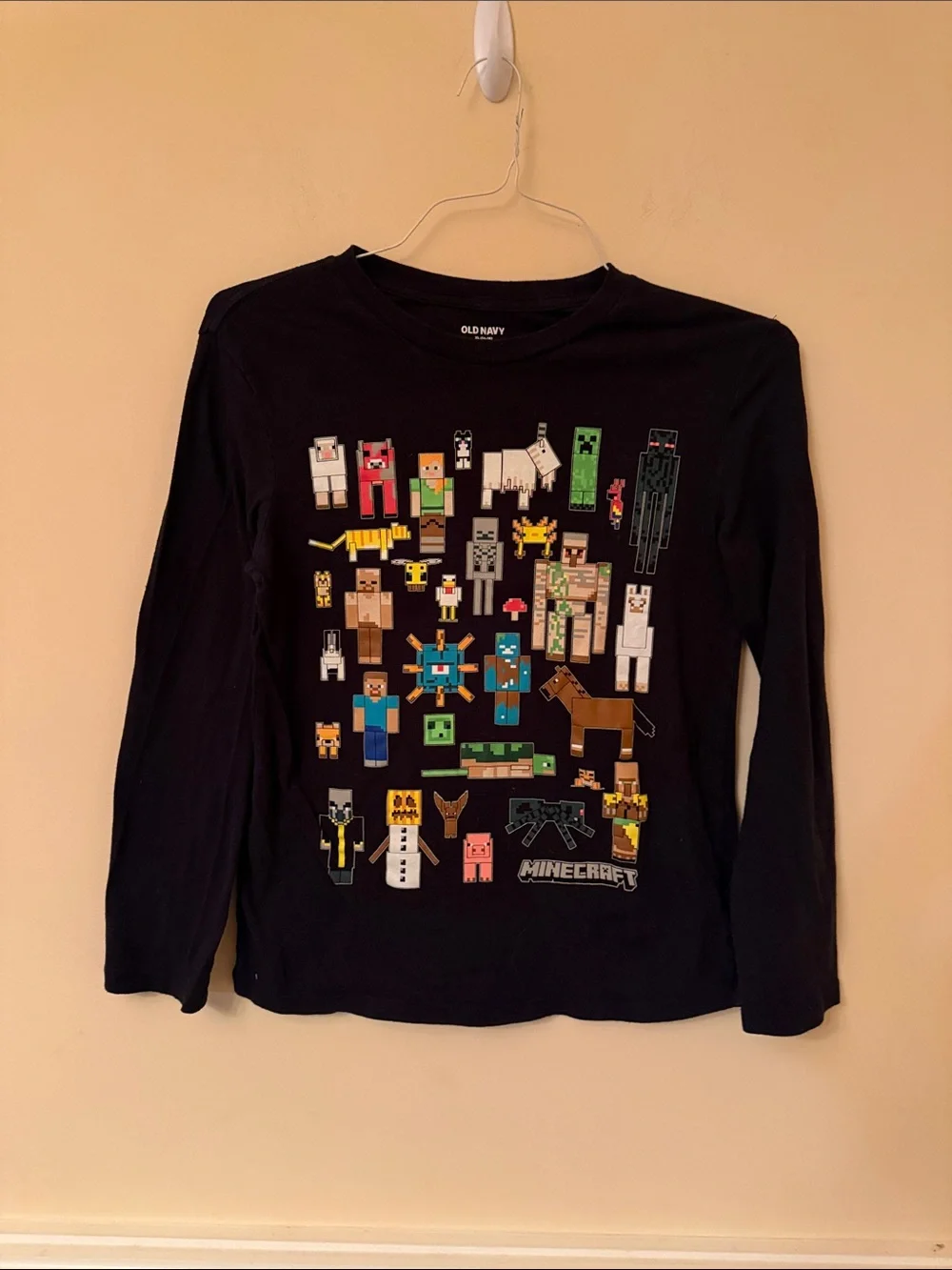 Old Navy Black Long-Sleeve Tee with Colorful Minecraft‎ Characters Size XL 14-16